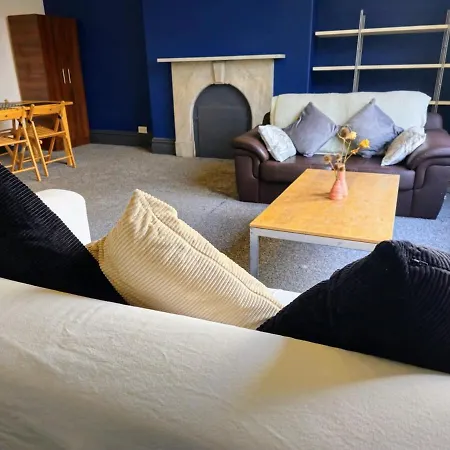 One Bedroom Flat By Brookland Serviced Short Lets Leeds With Free Wifi